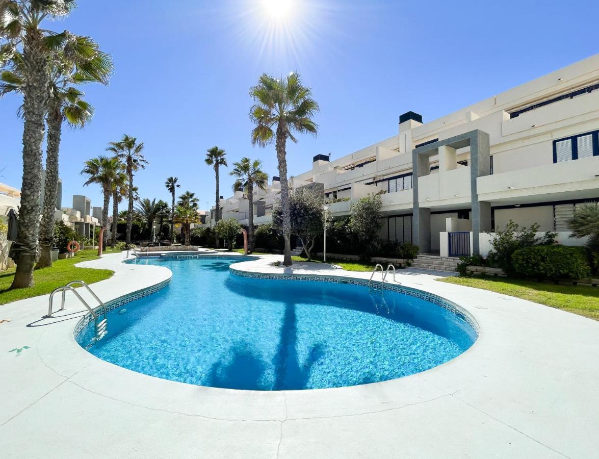 Breathtaking Apartment Torrevieja Exteriör bild