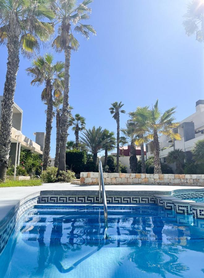Breathtaking Apartment Torrevieja Exteriör bild